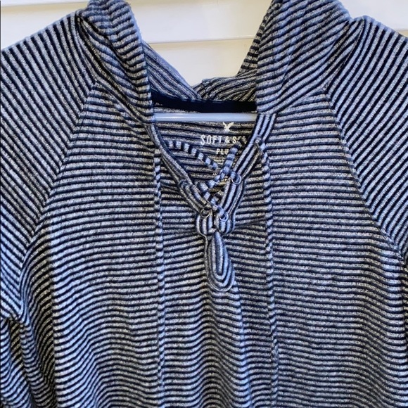 american eagle sweater - Picture 2 of 2